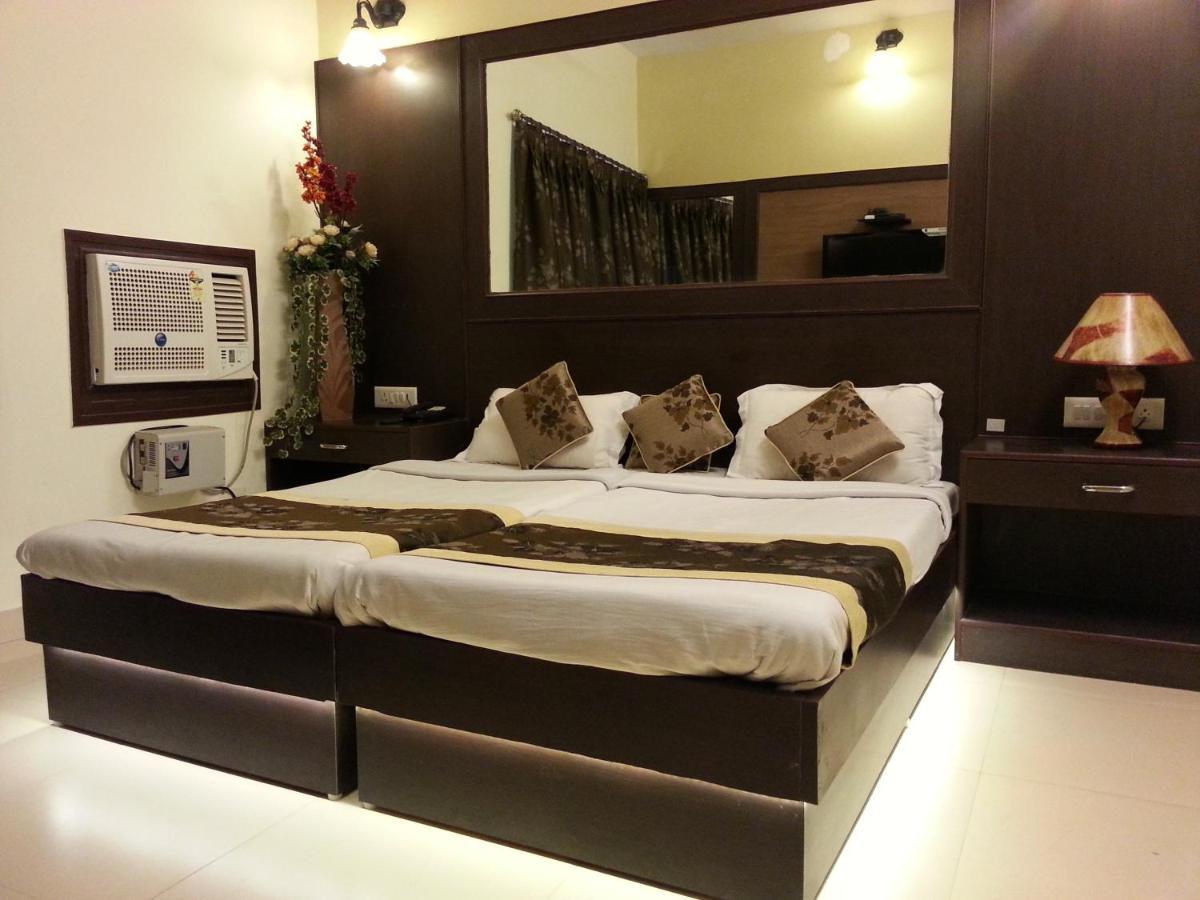 Hotel Varuna Varanasi Exterior foto